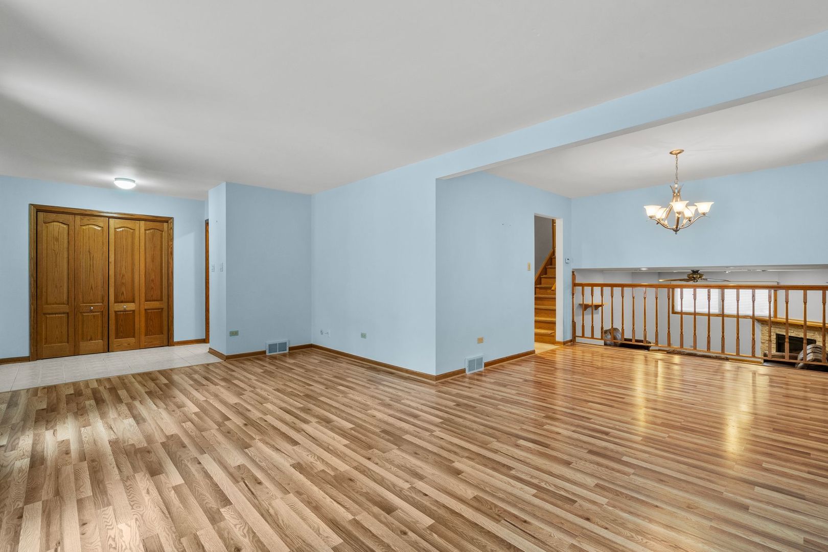 8545 Candlelight Drive, Willow Springs, IL 60480