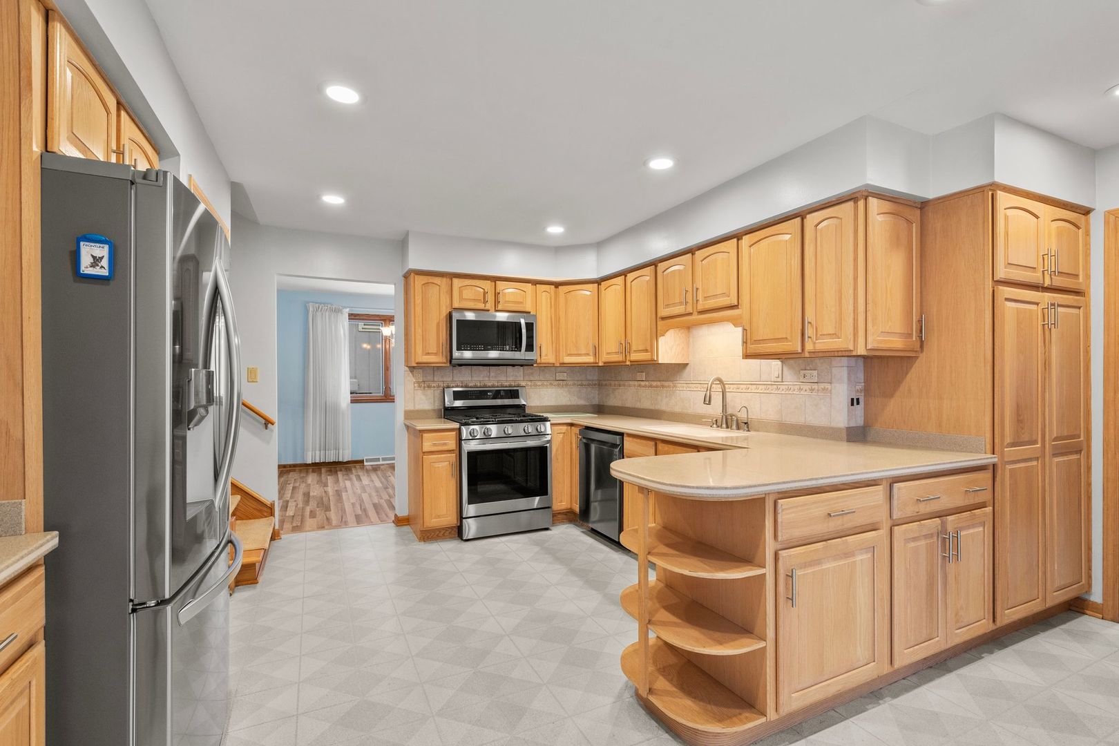 8545 Candlelight Drive, Willow Springs, IL 60480