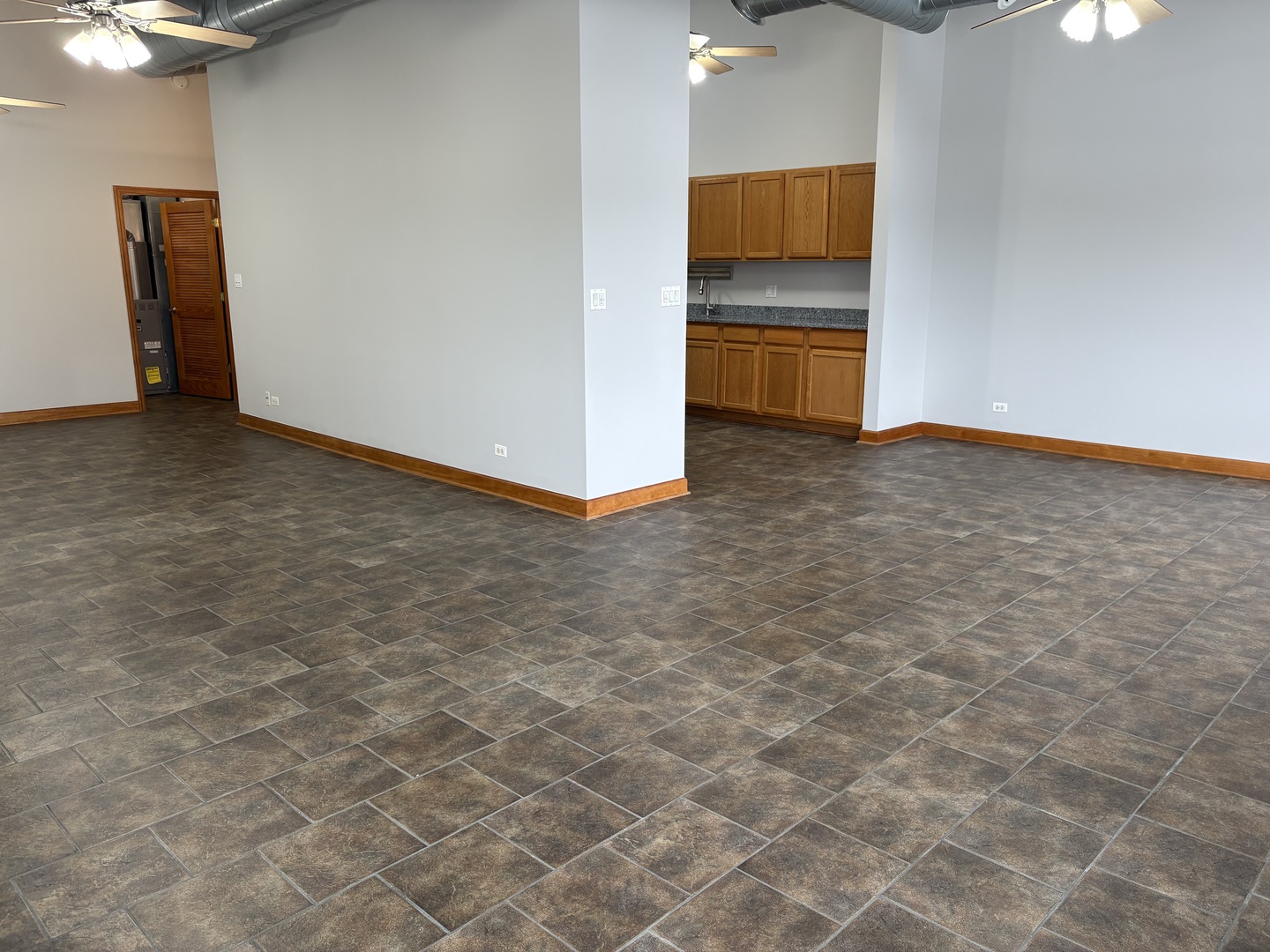 16649 Oak Park Avenue #205, Tinley Park, IL 60477