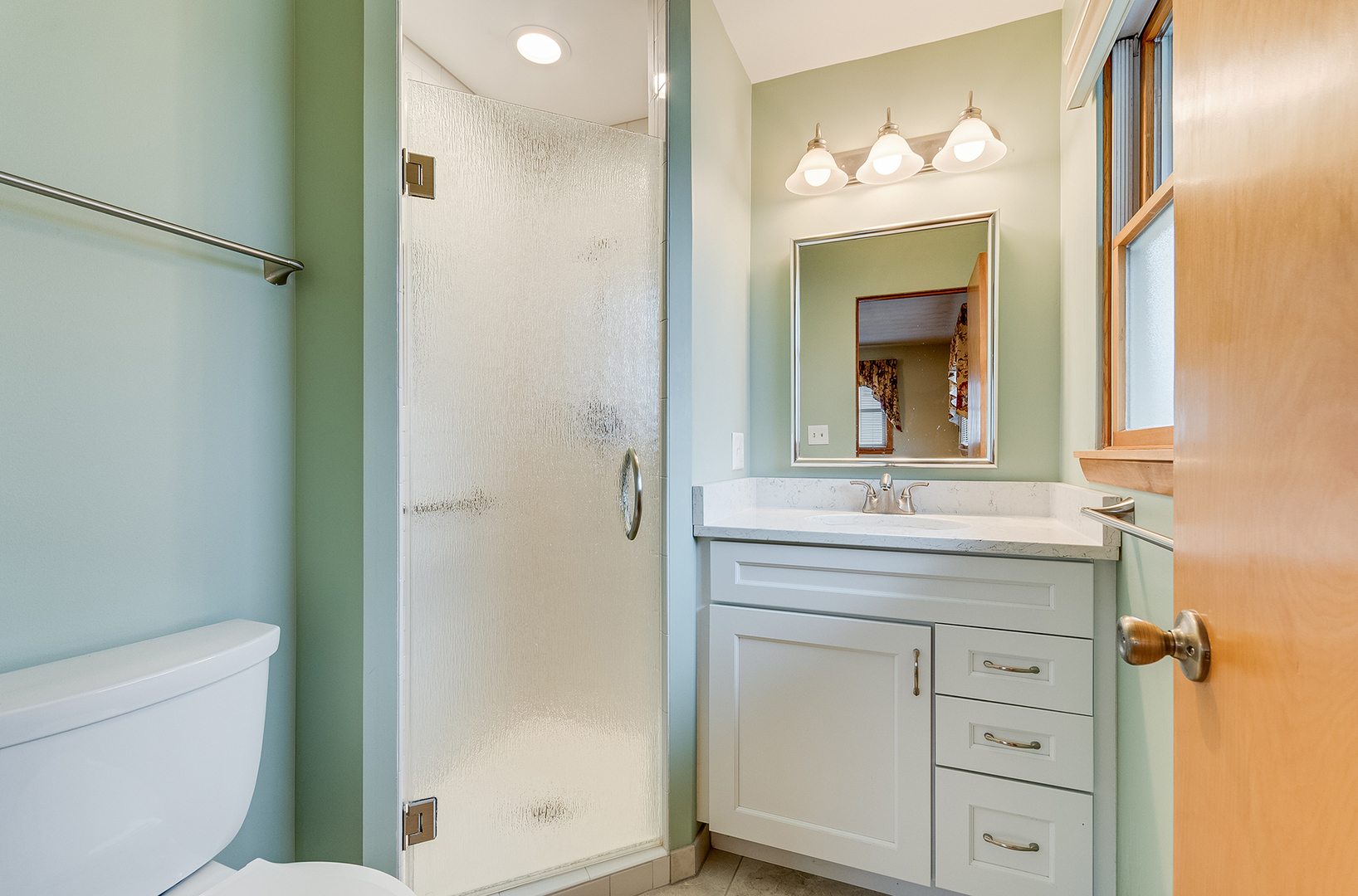 1724 Lincoln Avenue, Crest Hill, IL 60403