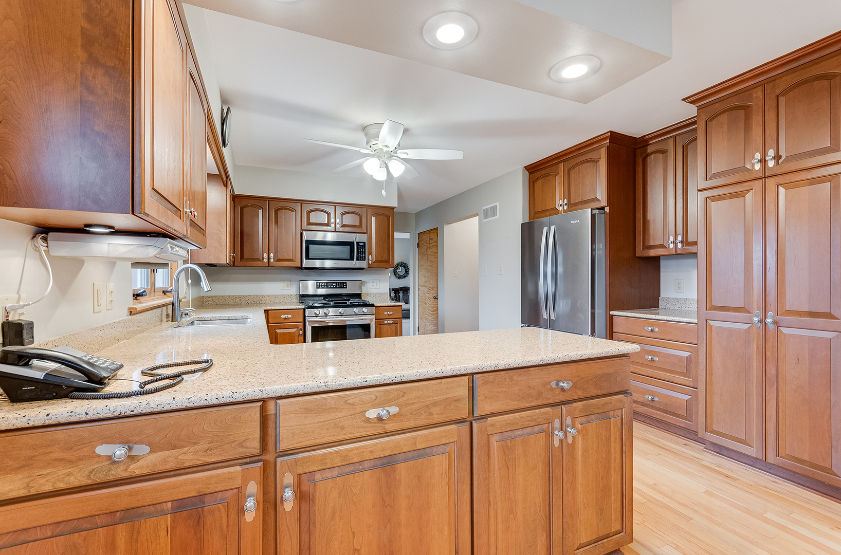 1724 Lincoln Avenue, Crest Hill, IL 60403