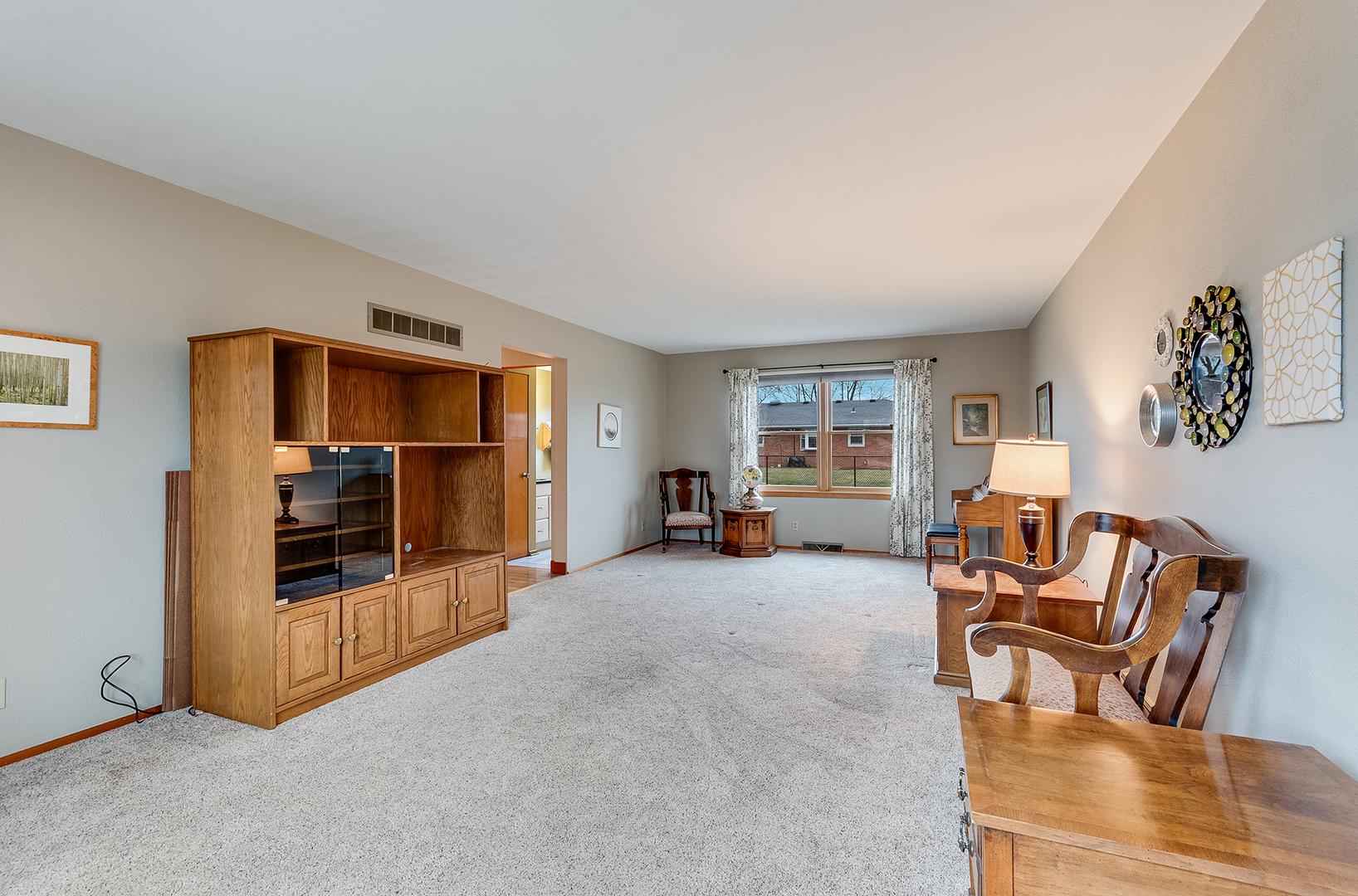 1724 Lincoln Avenue, Crest Hill, IL 60403