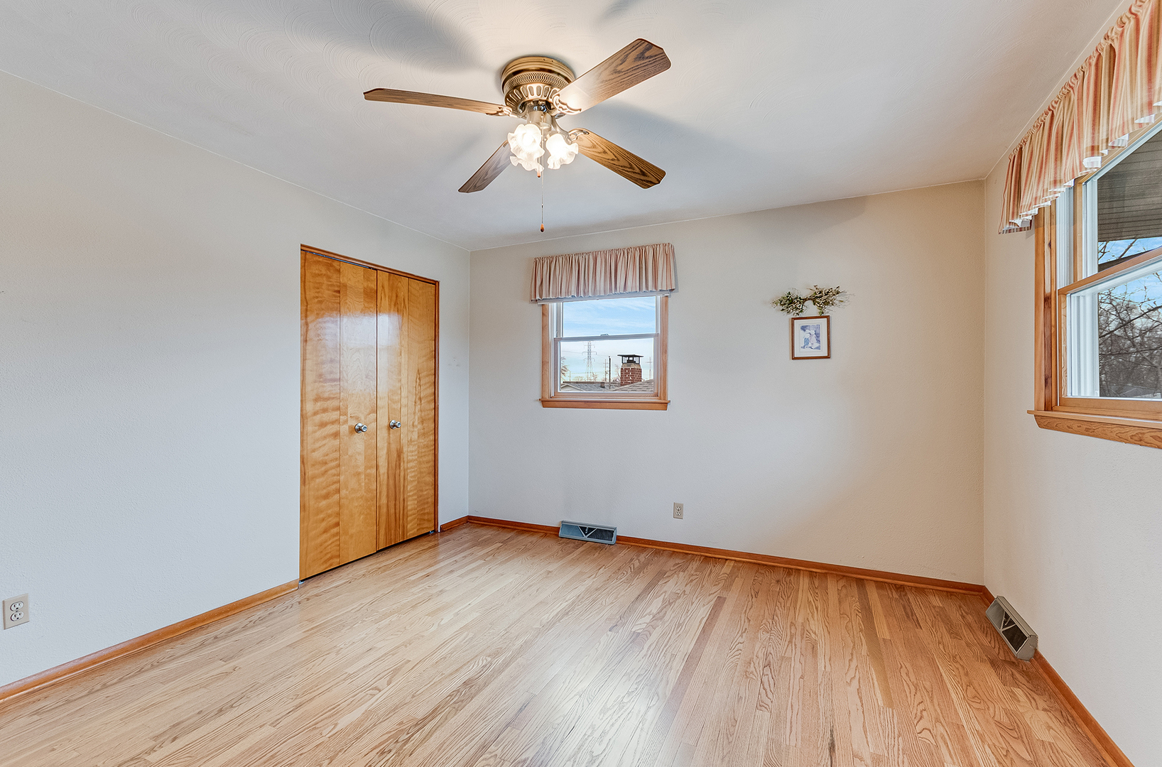 1724 Lincoln Avenue, Crest Hill, IL 60403