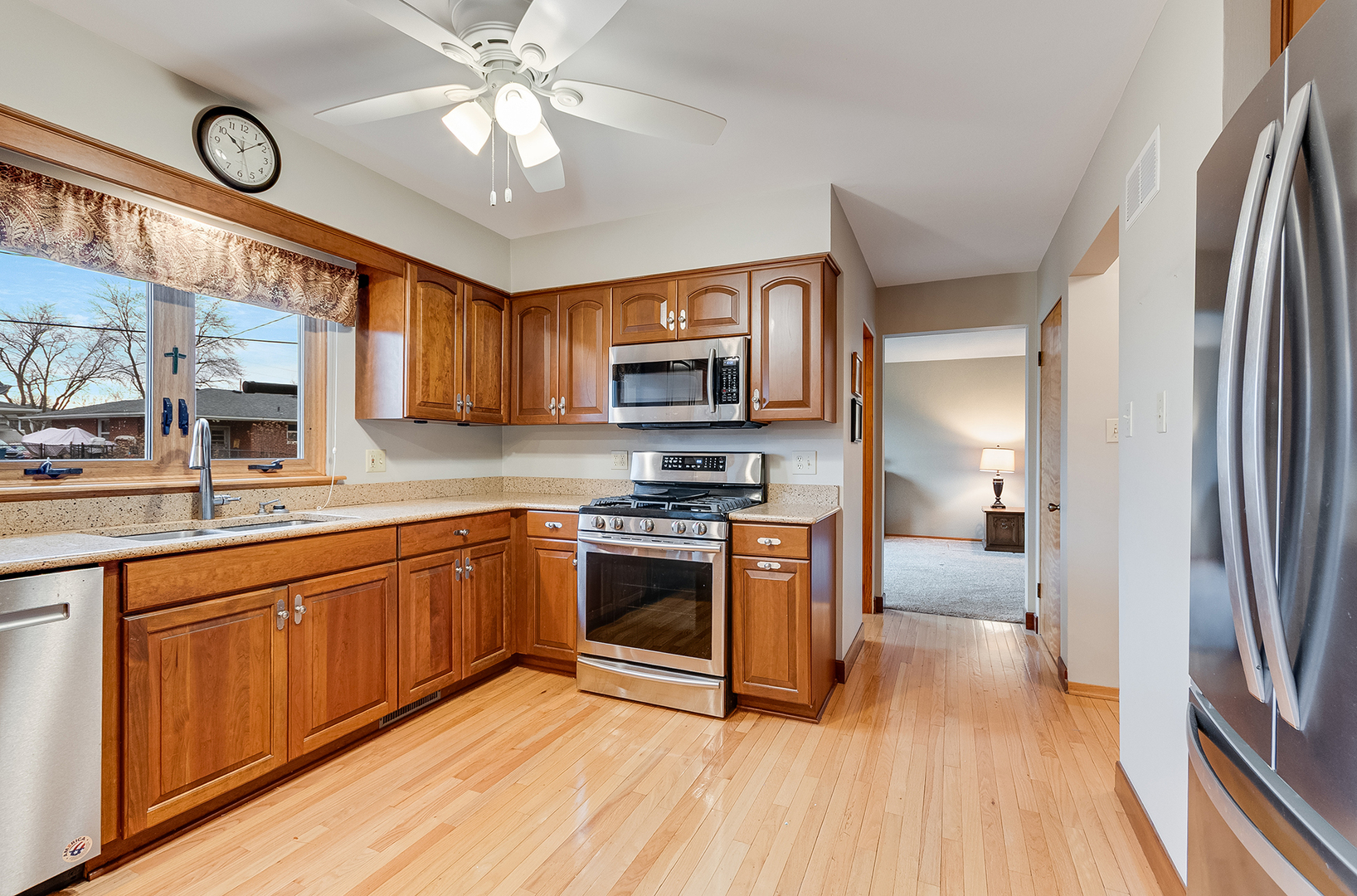 1724 Lincoln Avenue, Crest Hill, IL 60403