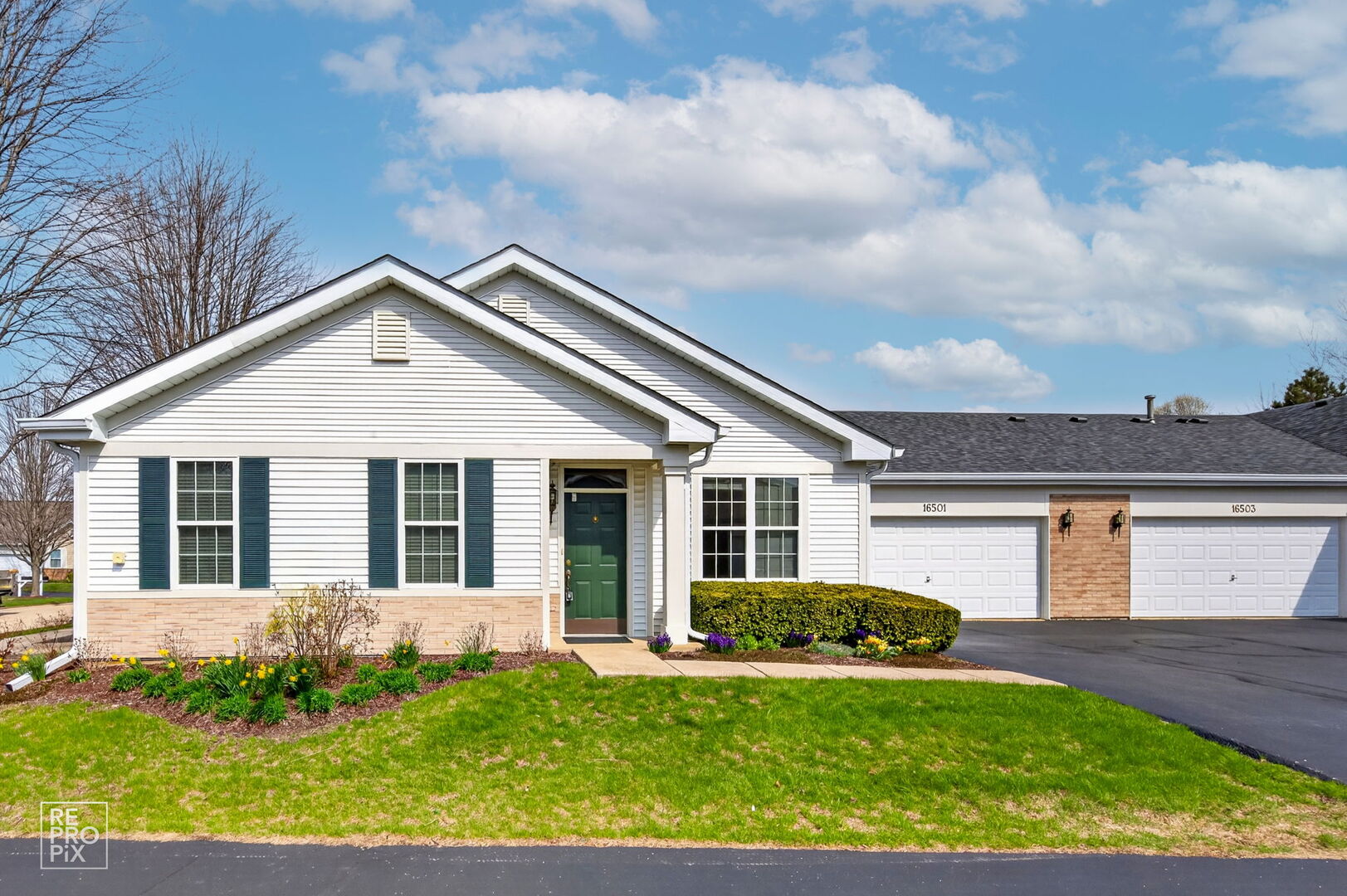 16501 Buckner Pond Way #16501, Crest Hill, IL 60403