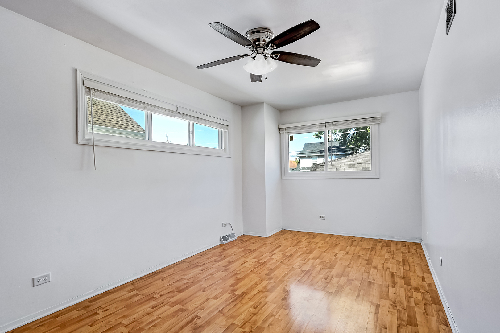 7702 W 66th Street, Bedford Park, IL 60501