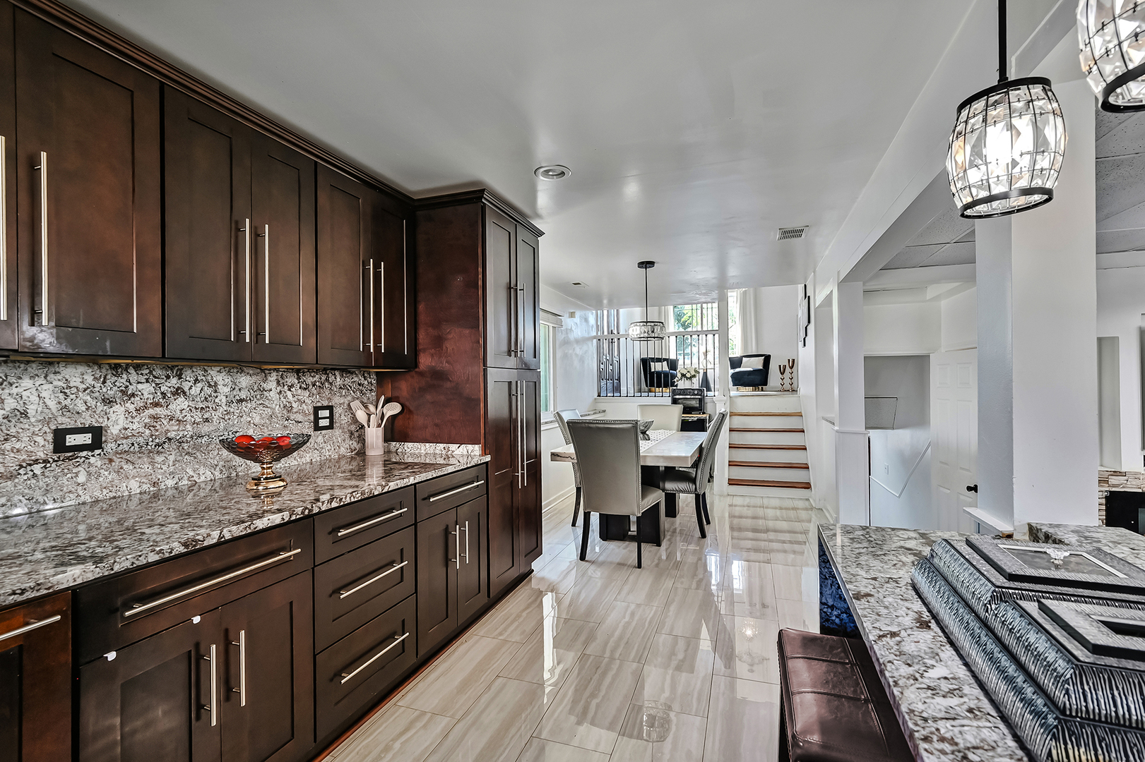 7702 W 66th Street, Bedford Park, IL 60501