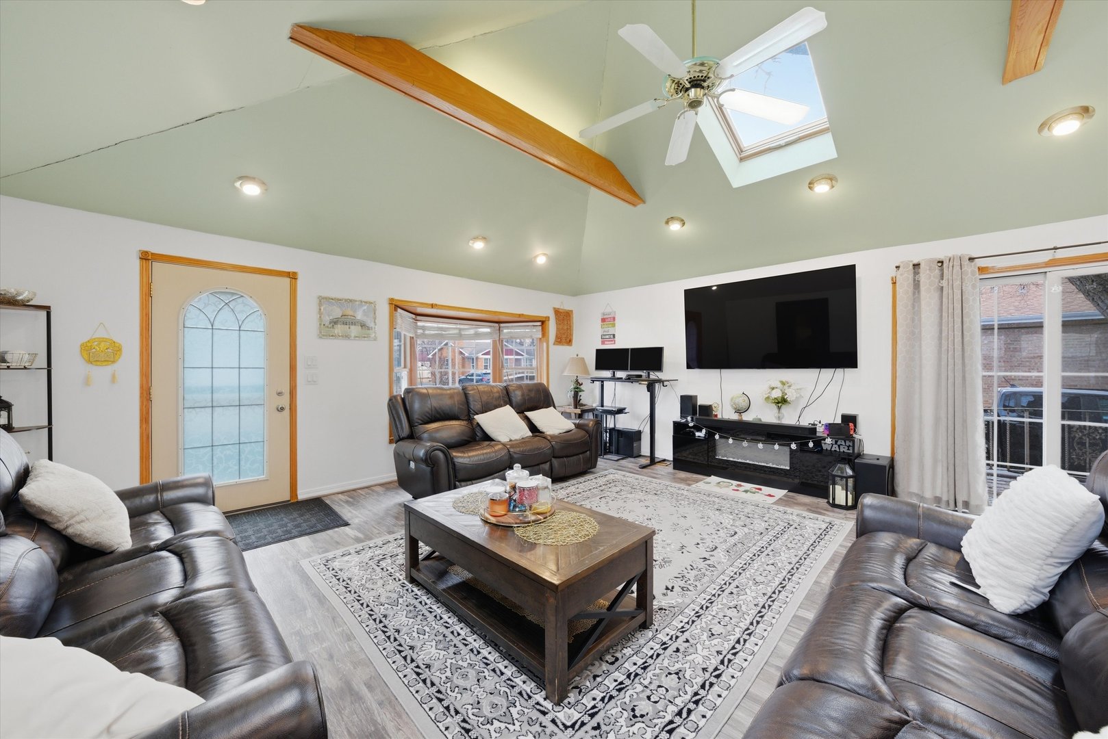 10716 S Nashville Avenue, Worth, IL 60482