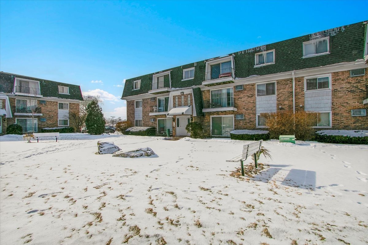10310 Ridgeland Avenue #208, Chicago Ridge, IL 60415