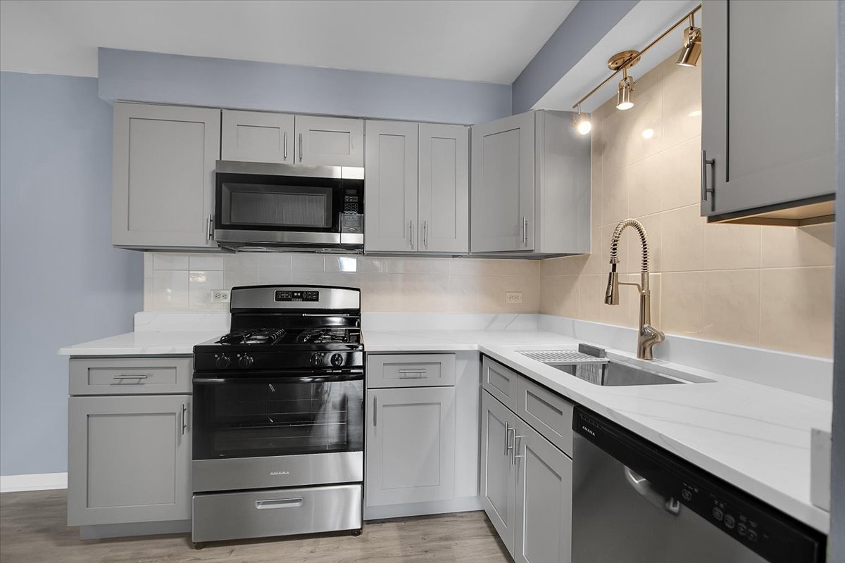 10310 Ridgeland Avenue #208, Chicago Ridge, IL 60415