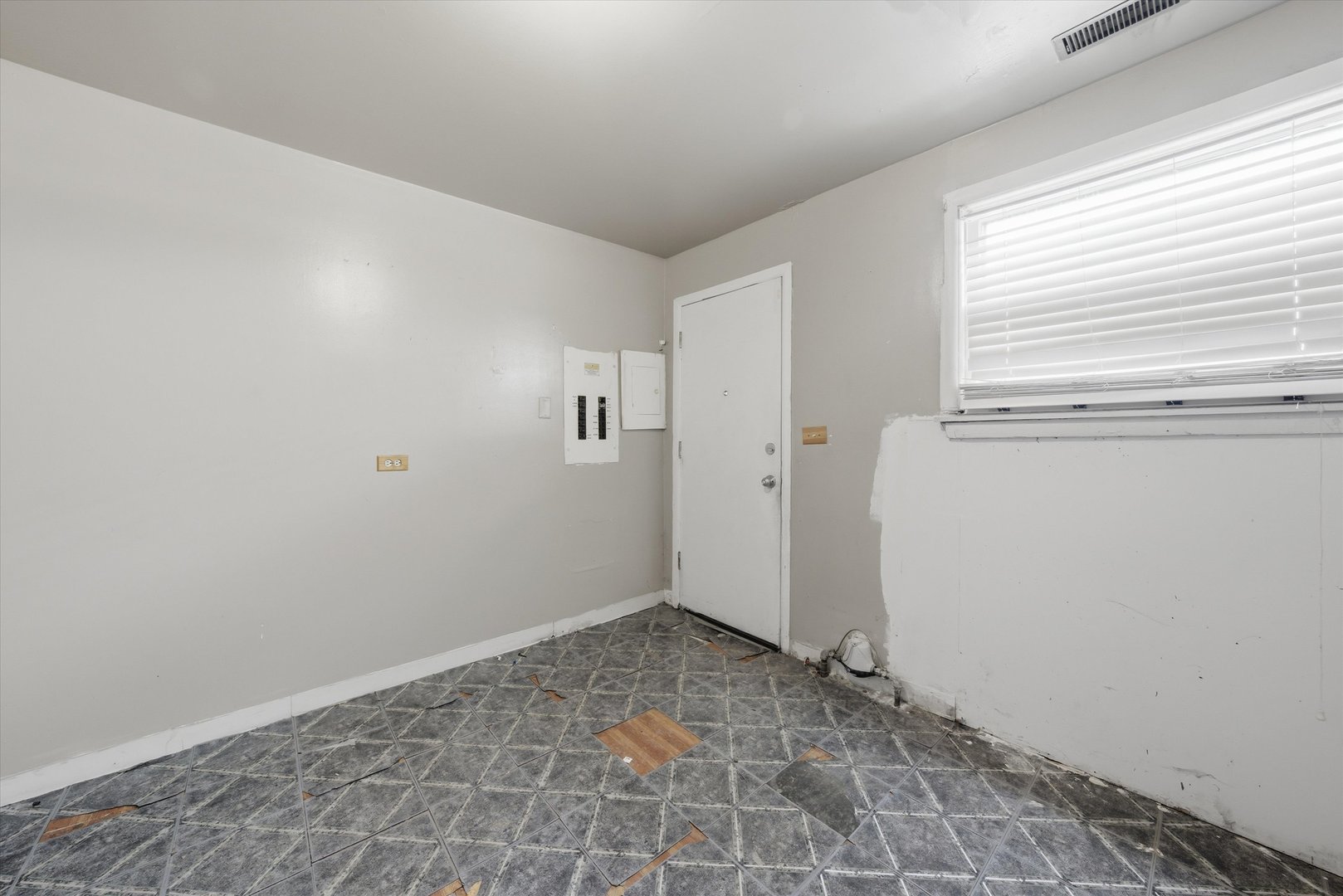 129 49th Avenue, Bellwood, IL 60104