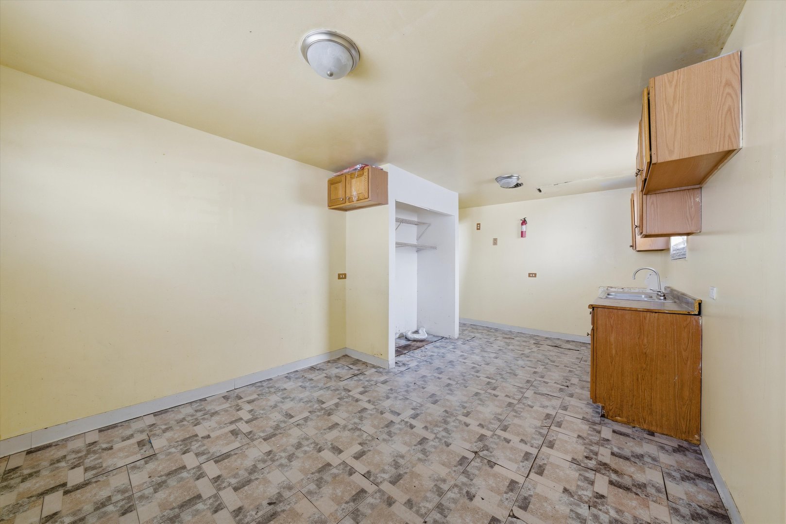 129 49th Avenue, Bellwood, IL 60104