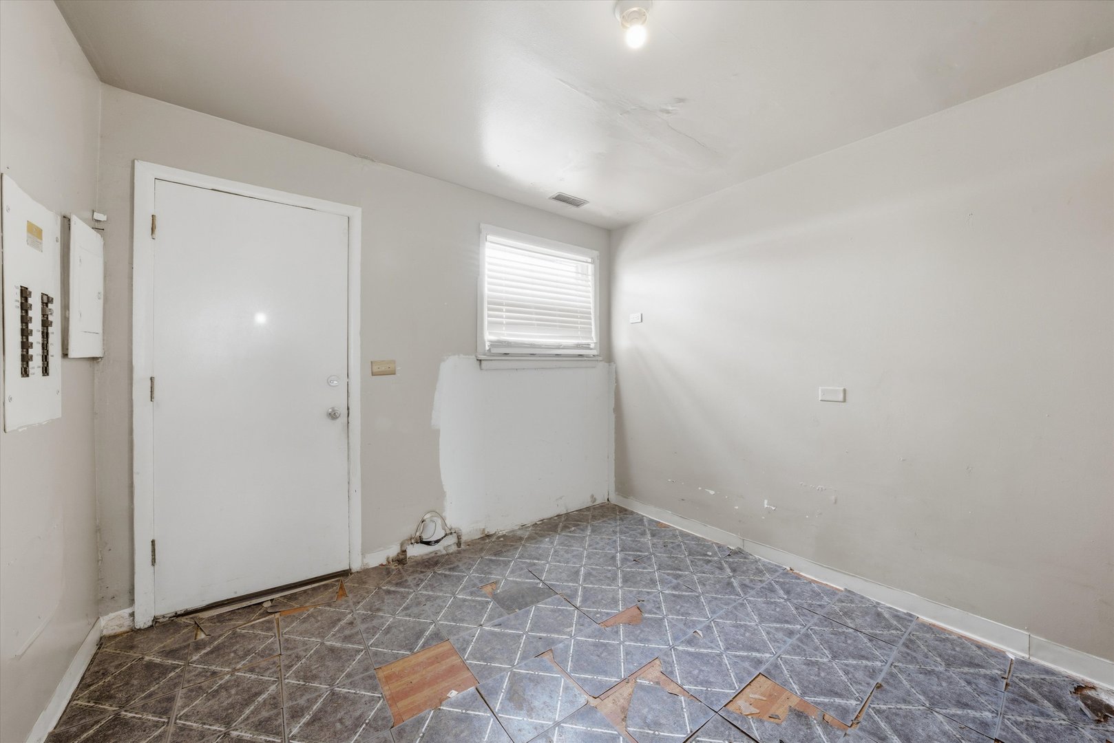 129 49th Avenue, Bellwood, IL 60104