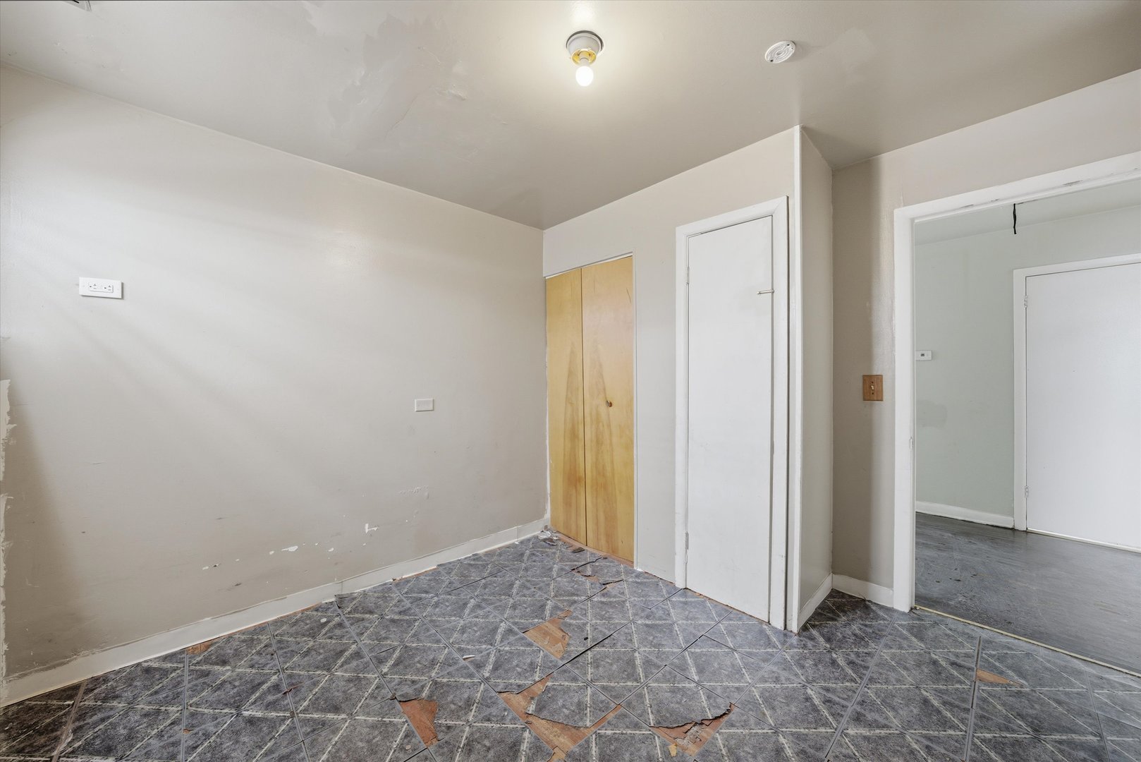 129 49th Avenue, Bellwood, IL 60104