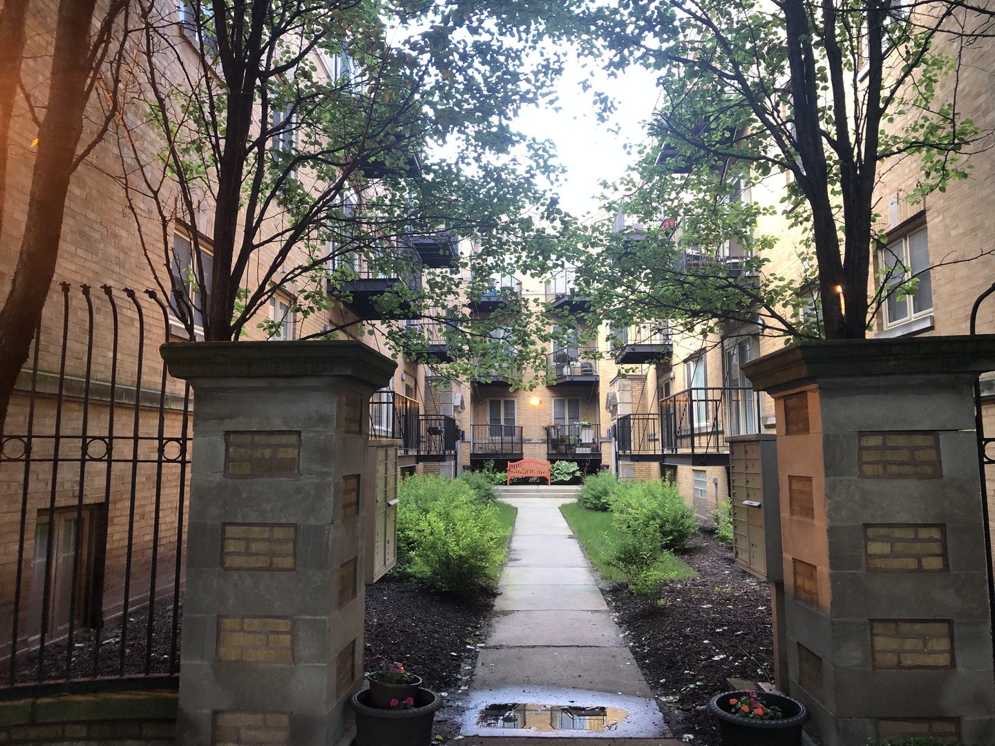 1468 E 69th Street #2, Chicago, IL 60637