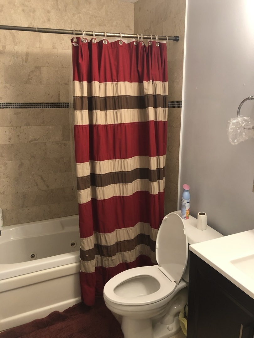 1468 E 69th Street #2, Chicago, IL 60637