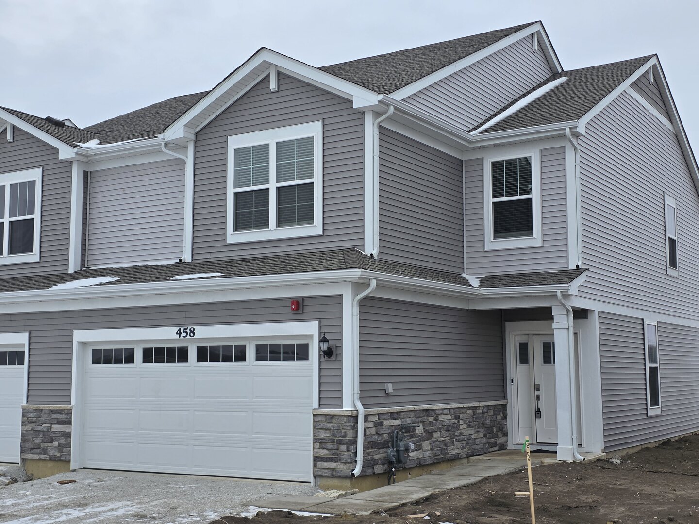 458 Hathaway Lane, Oswego, IL 60543