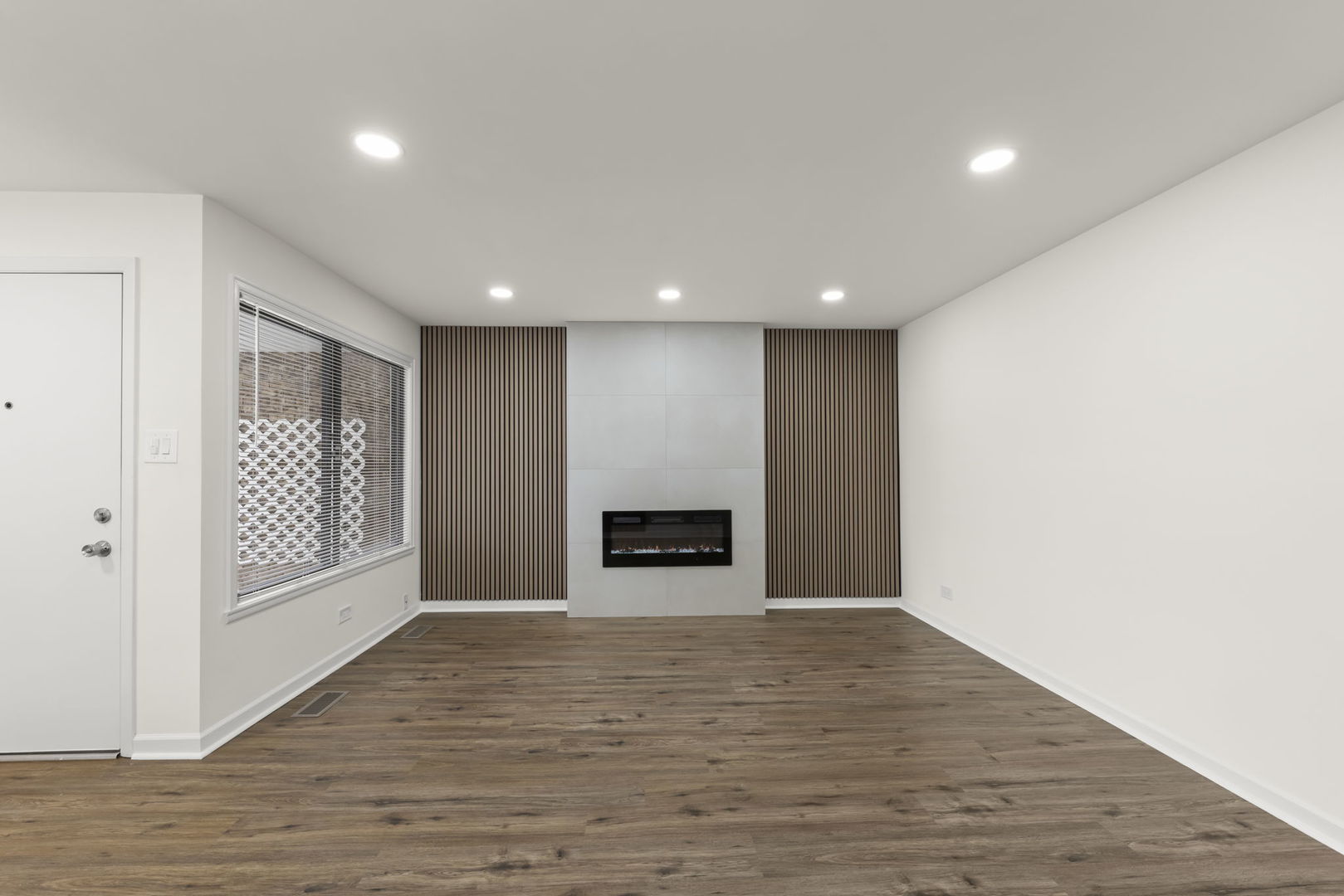 988 Chelsea Lane, Schaumburg, IL 60193