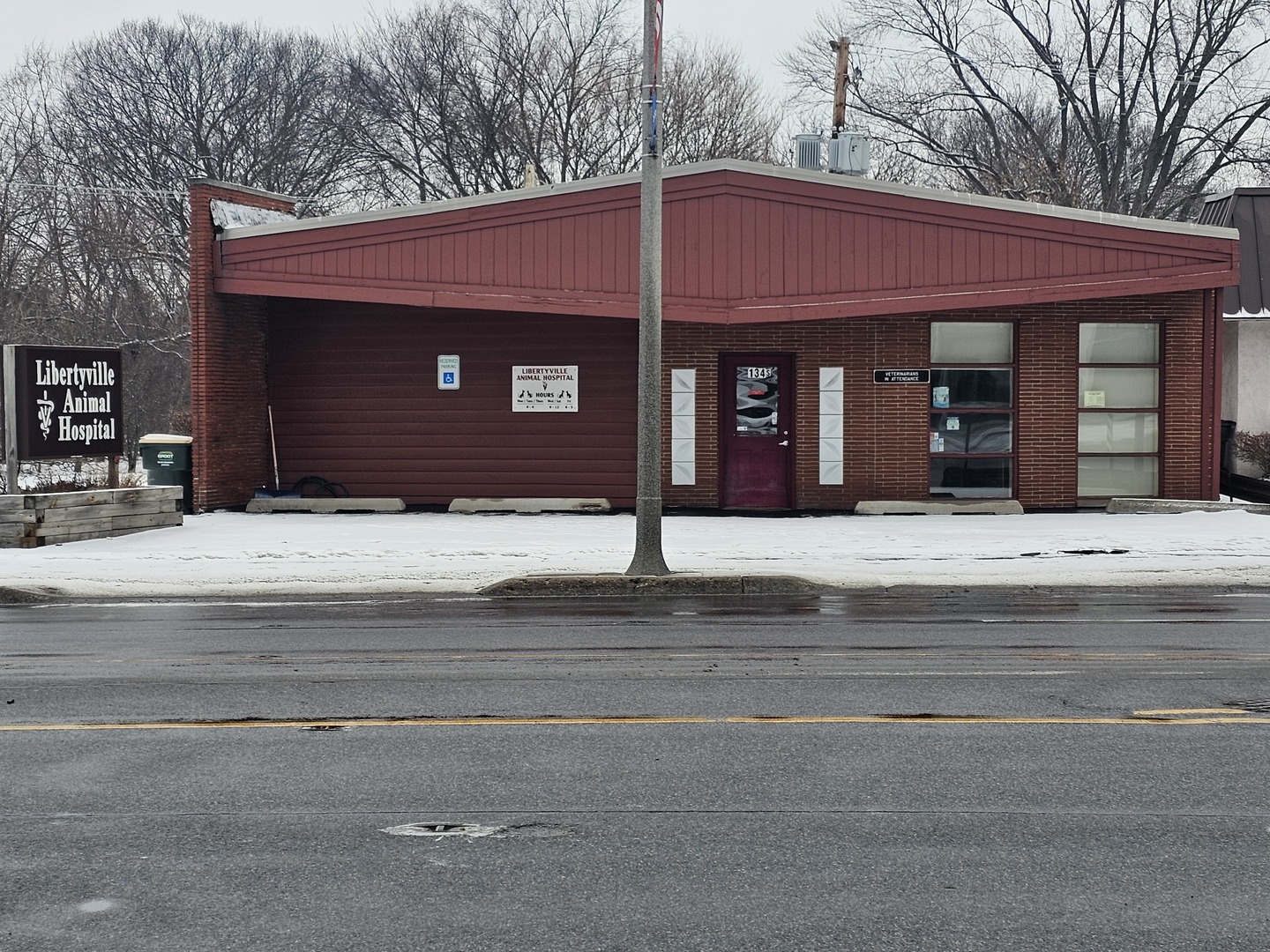 134 S Milwaukee Avenue, Libertyville, IL 60048