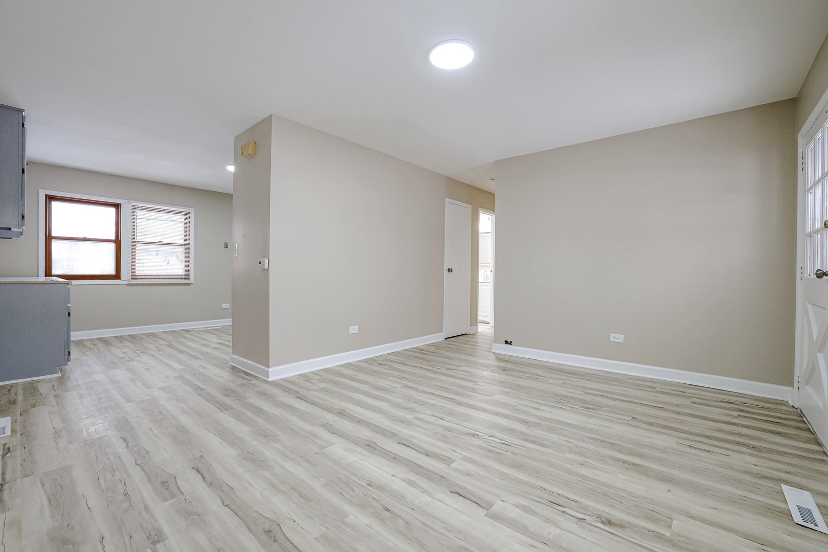 311 W Kennedy Drive, Streamwood, IL 60107