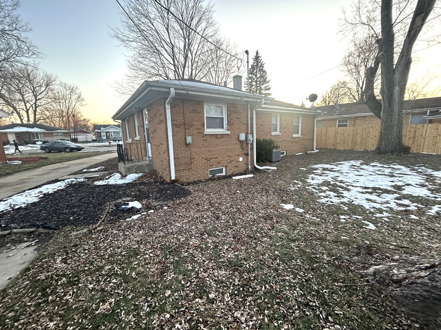 656 E 159th Place, South Holland, IL 60473