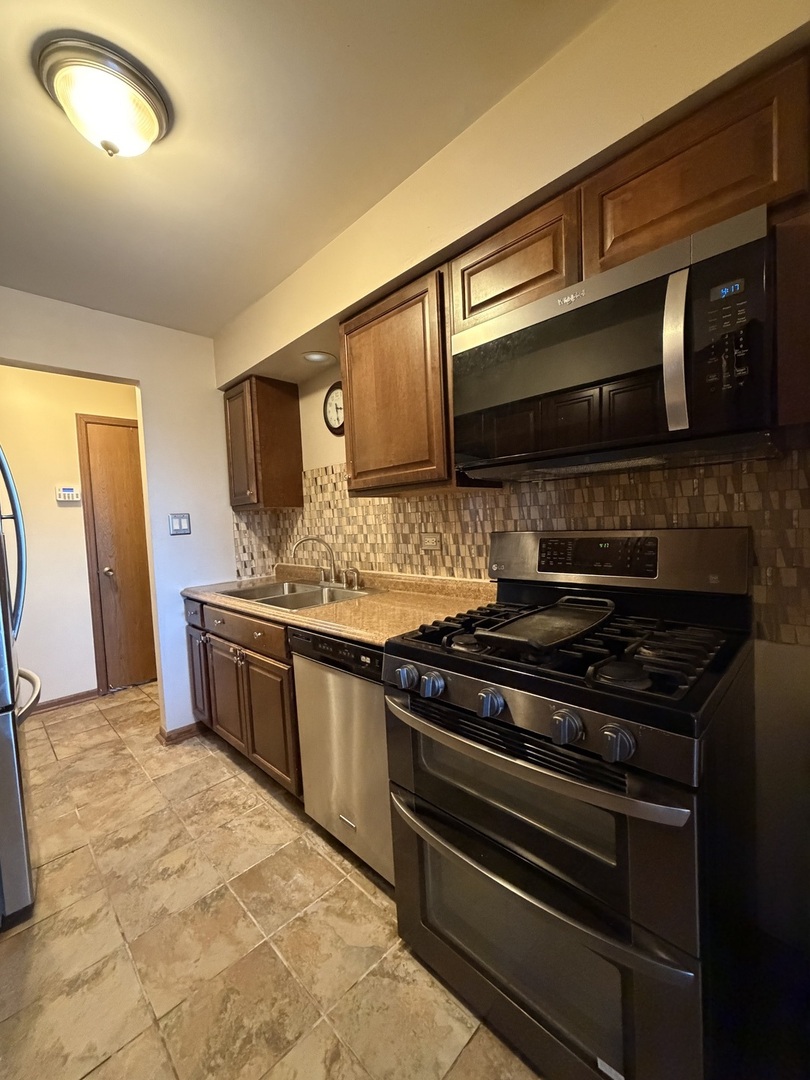 15723 Peggy Lane #12, Oak Forest, IL 60452