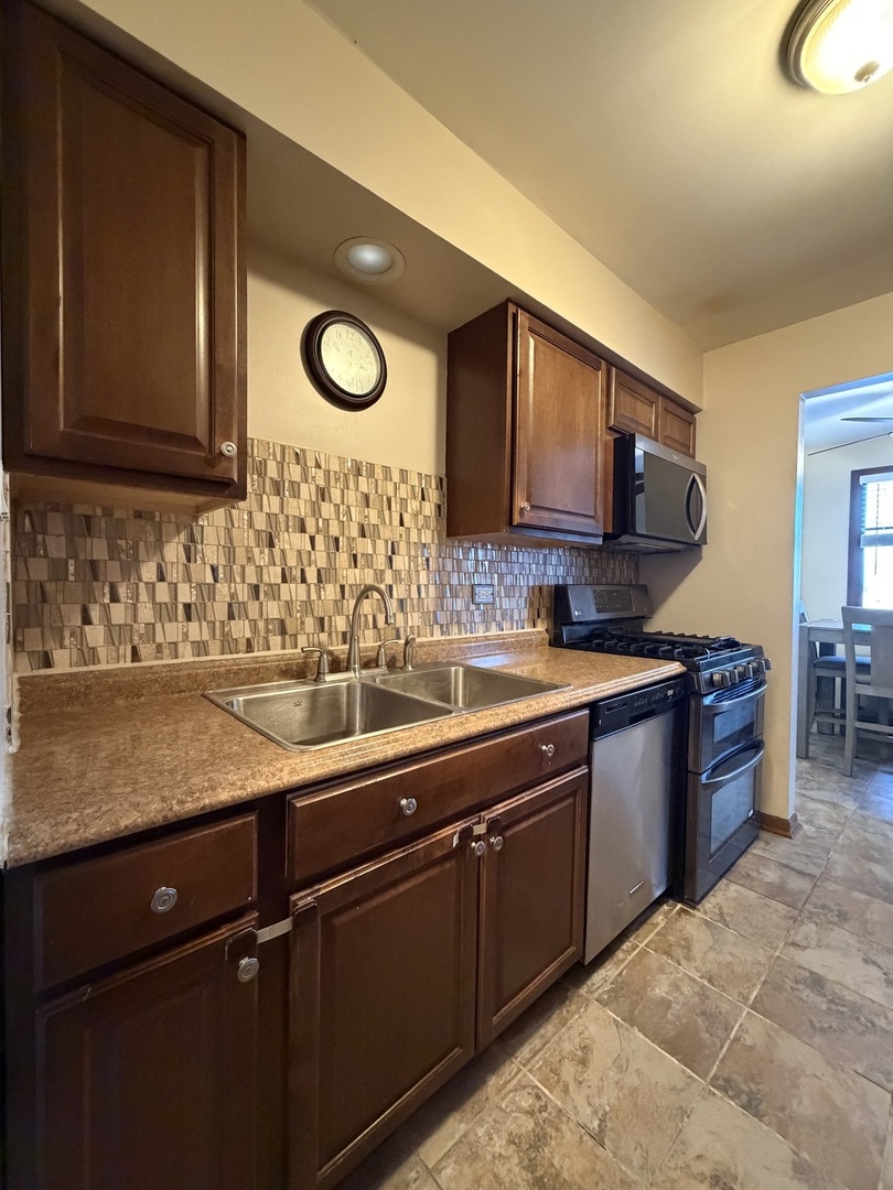 15723 Peggy Lane #12, Oak Forest, IL 60452