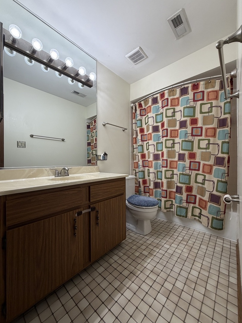 15723 Peggy Lane #12, Oak Forest, IL 60452