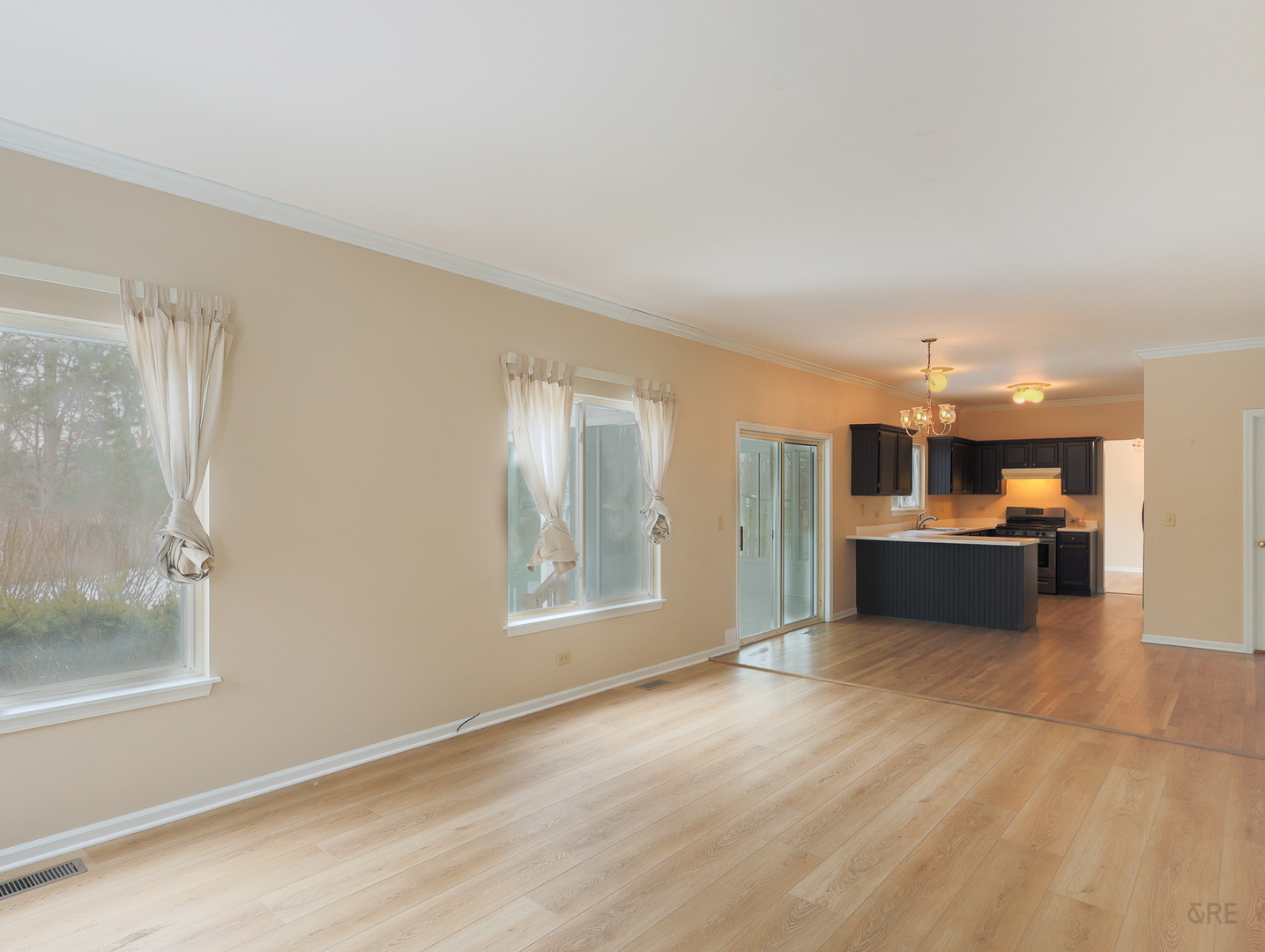 1008 Victoria Drive, Fox River Grove, IL 60021