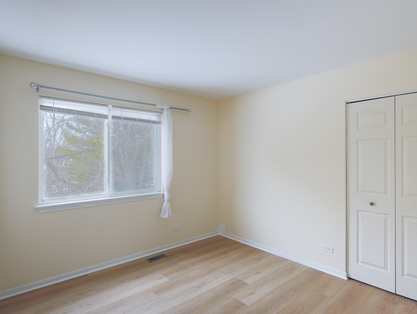 1008 Victoria Drive, Fox River Grove, IL 60021