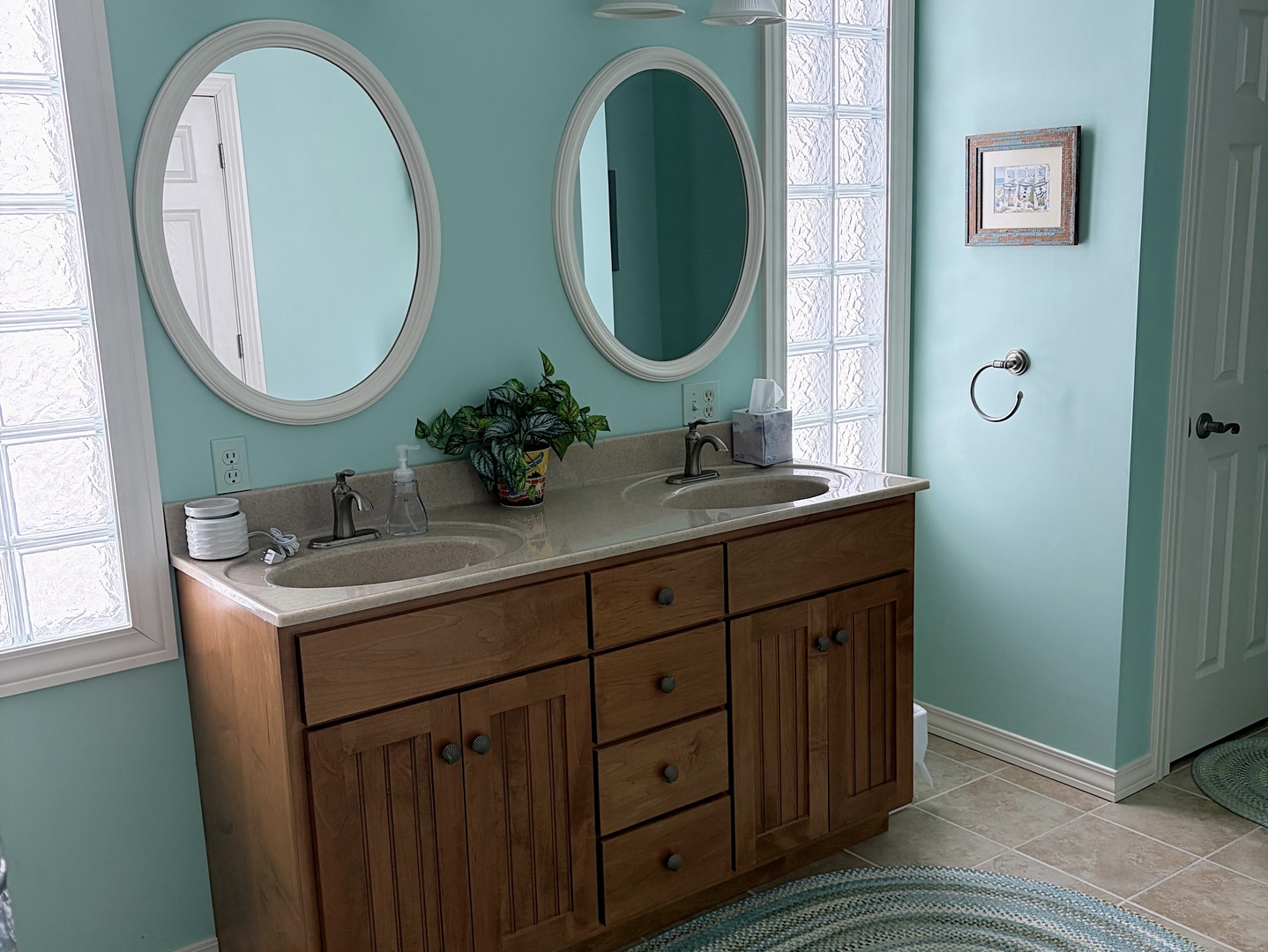 200 N Henderson Street, Kenney, IL 61749