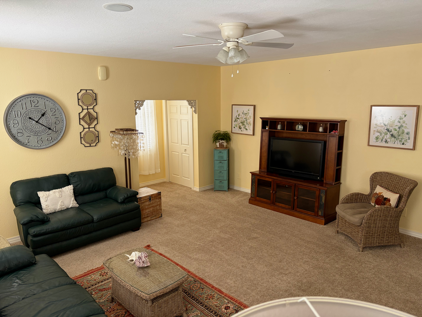 200 N Henderson Street, Kenney, IL 61749