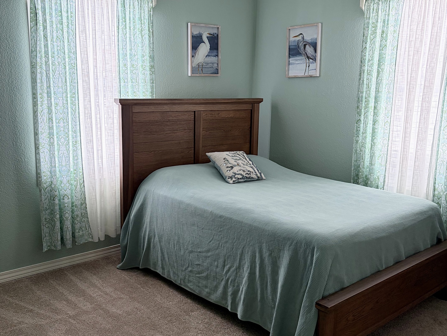 200 N Henderson Street, Kenney, IL 61749