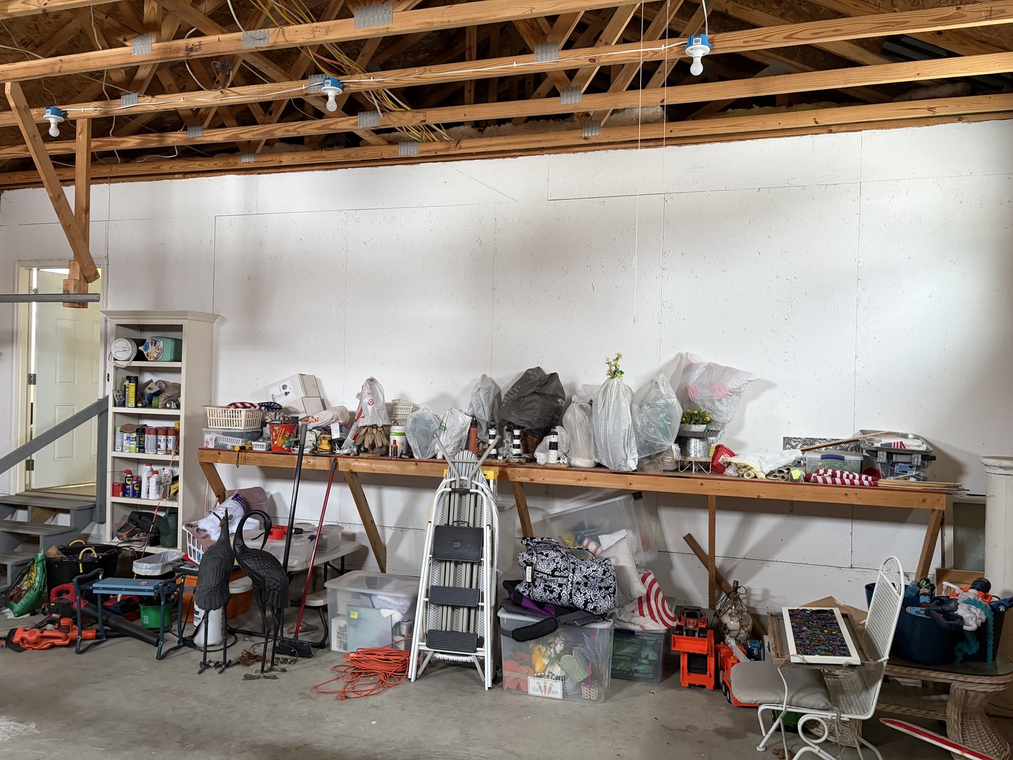 200 N Henderson Street, Kenney, IL 61749