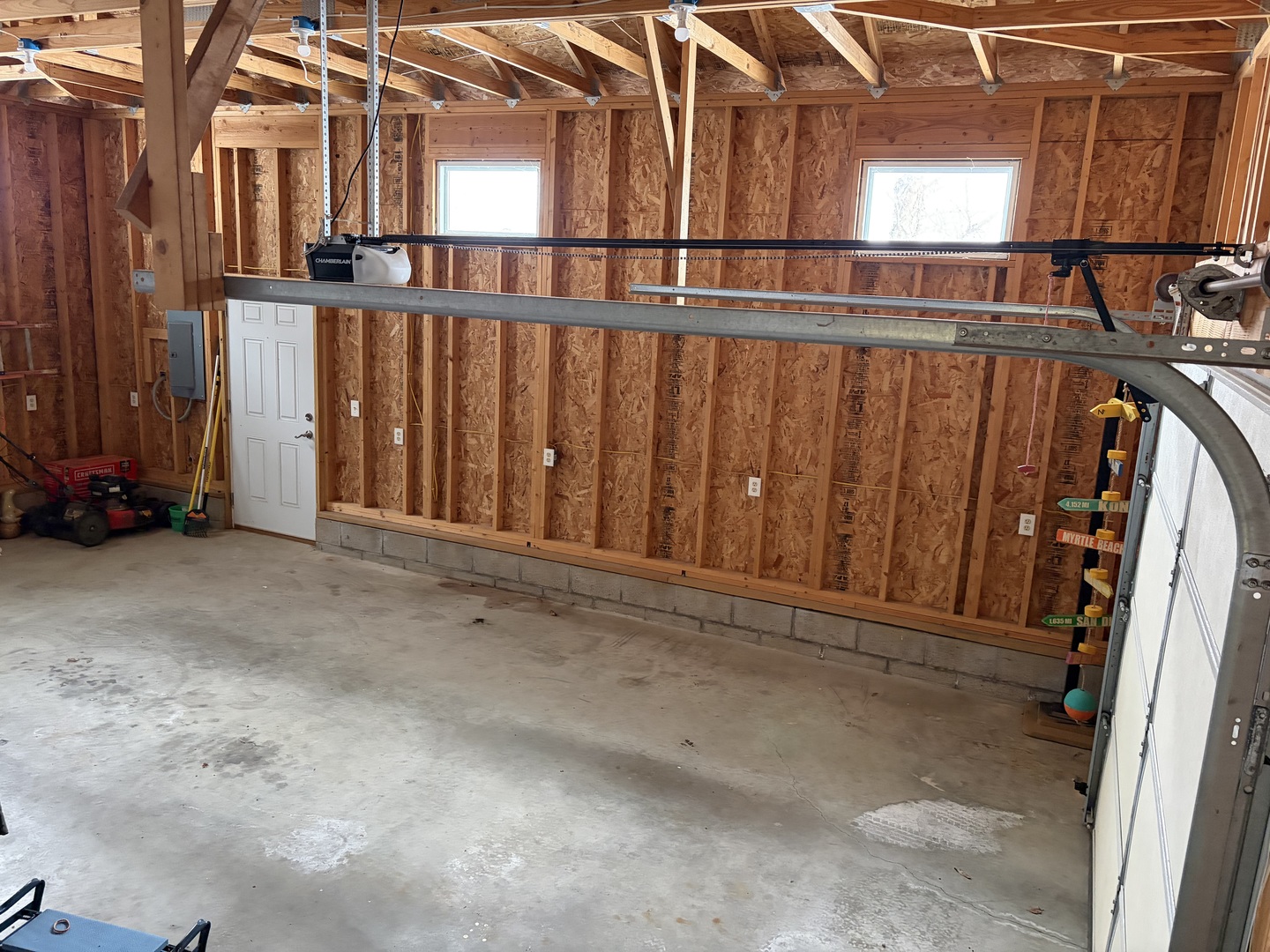 200 N Henderson Street, Kenney, IL 61749