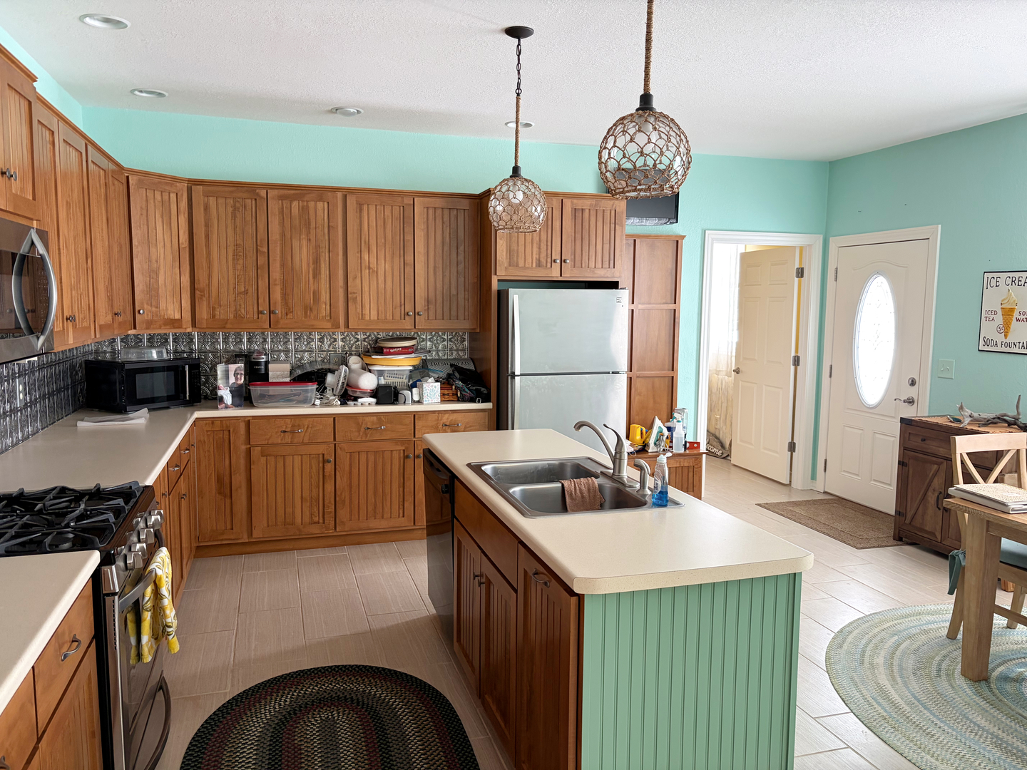 200 N Henderson Street, Kenney, IL 61749