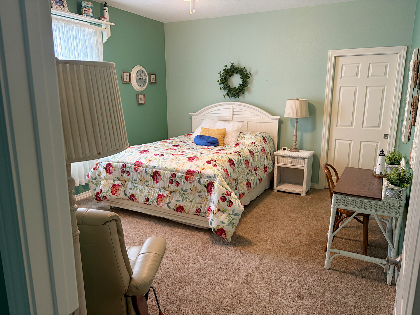 200 N Henderson Street, Kenney, IL 61749