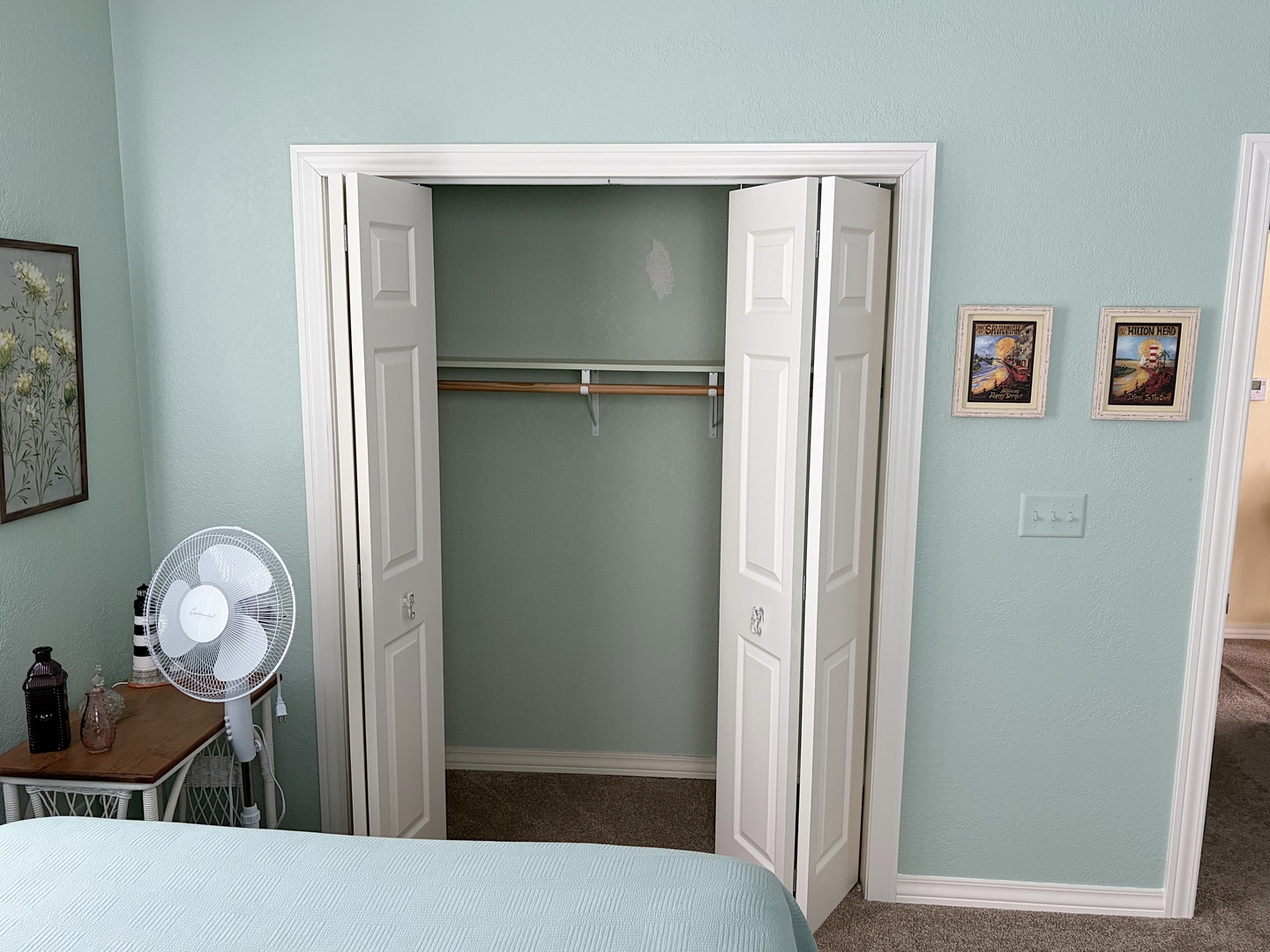 200 N Henderson Street, Kenney, IL 61749