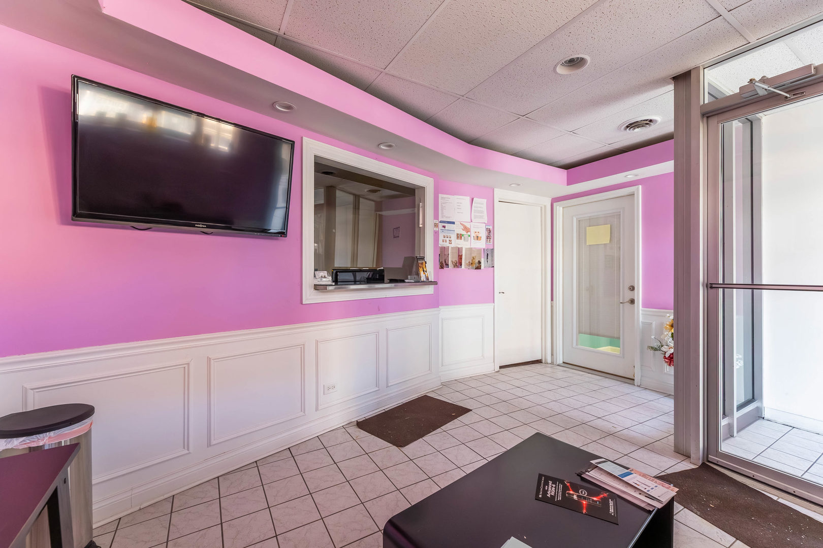 2832 N Milwaukee Avenue, Chicago, IL 60618