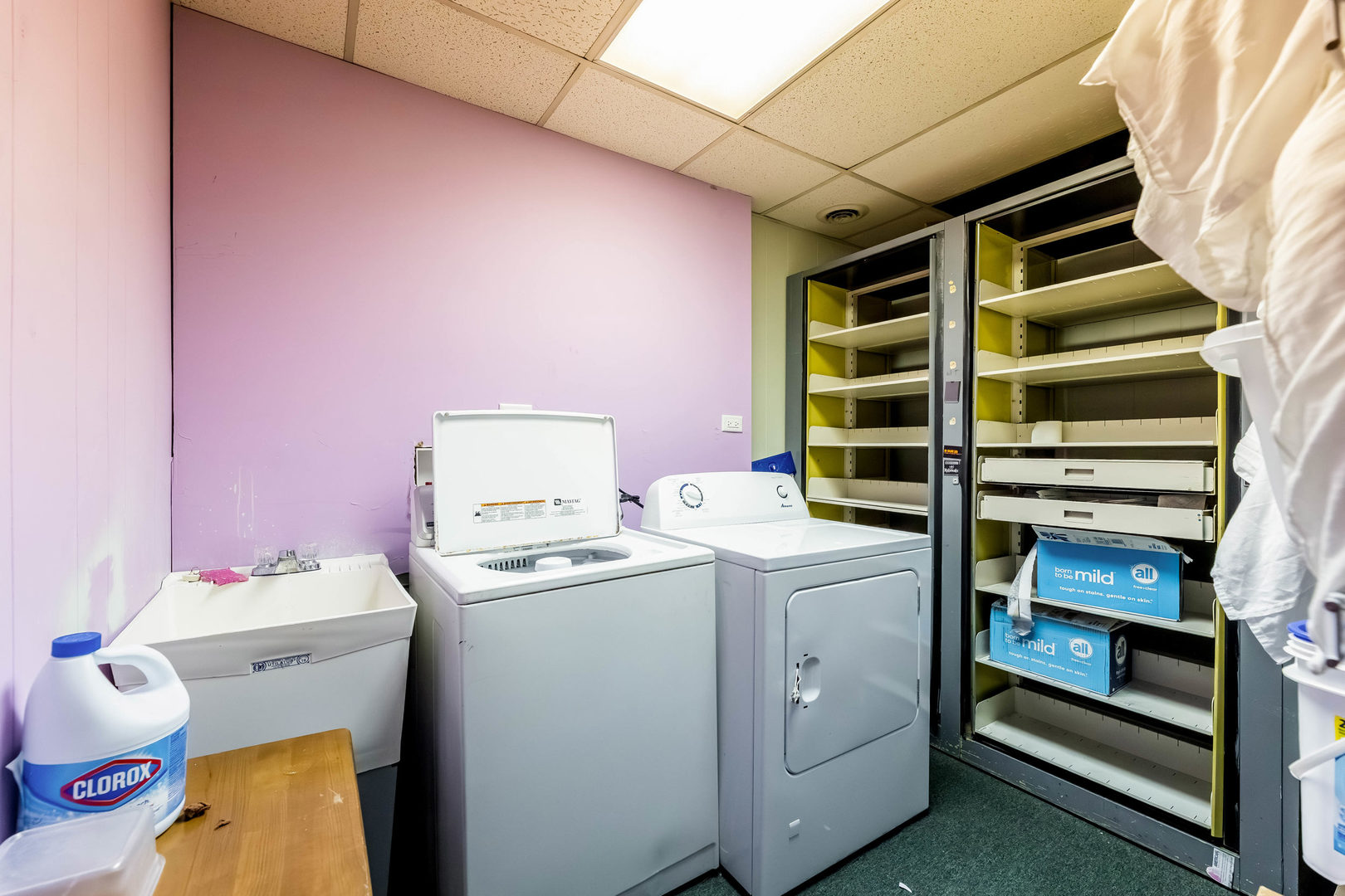 2832 N Milwaukee Avenue, Chicago, IL 60618