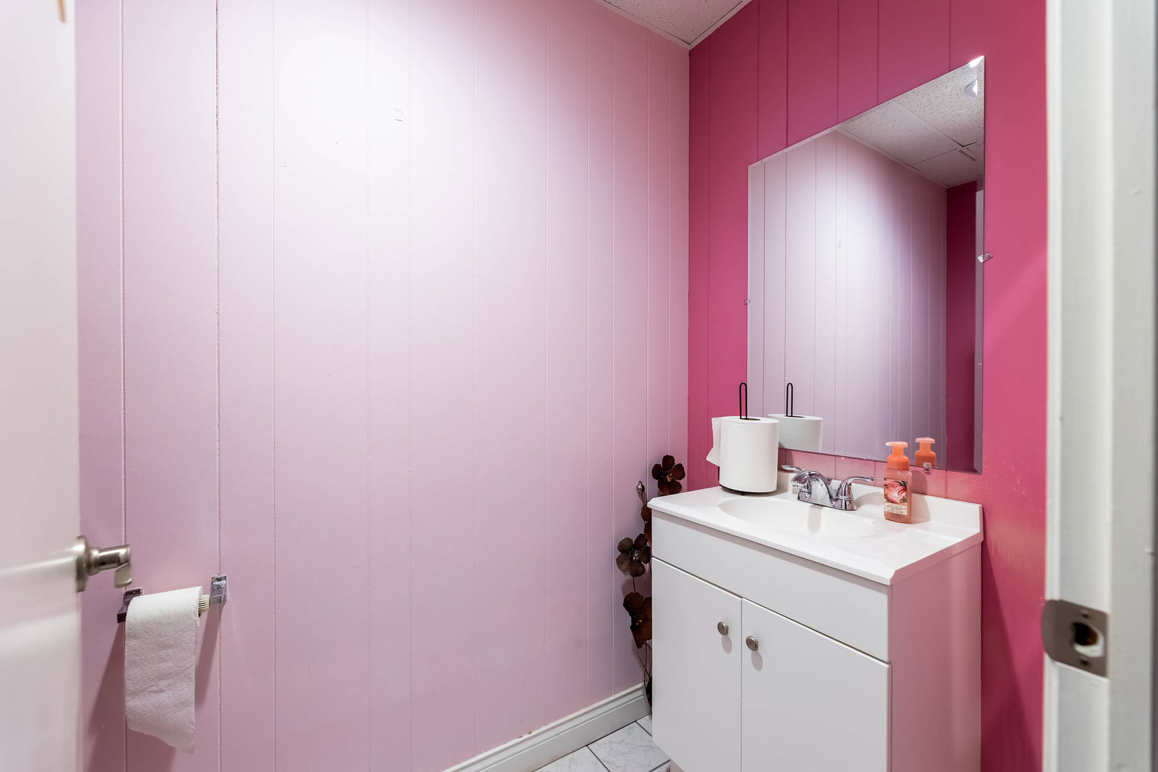 2832 N Milwaukee Avenue, Chicago, IL 60618