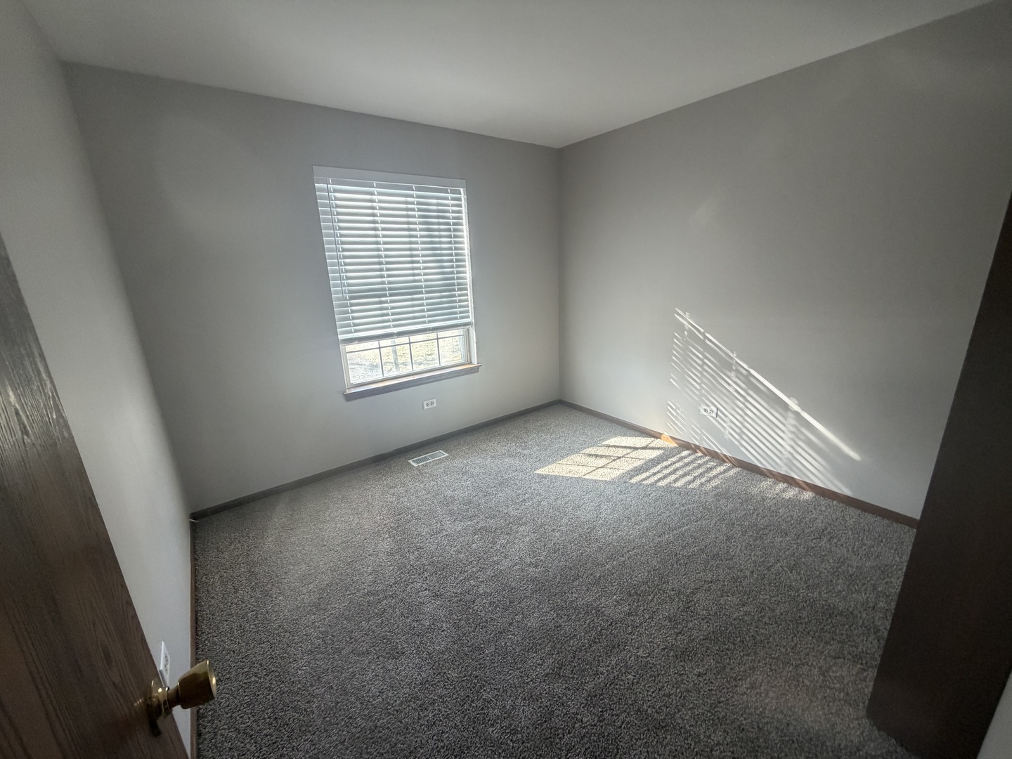 690 GREENFIELD Court #B1, Bartlett, IL 60103