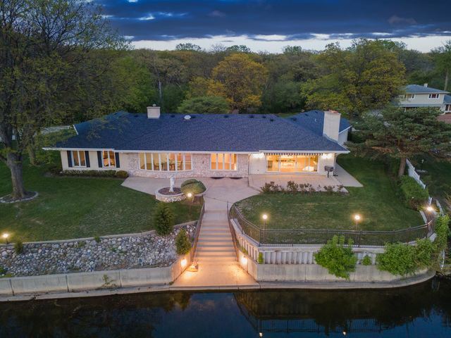 1990 Berry Lane, Des Plaines, IL 60018