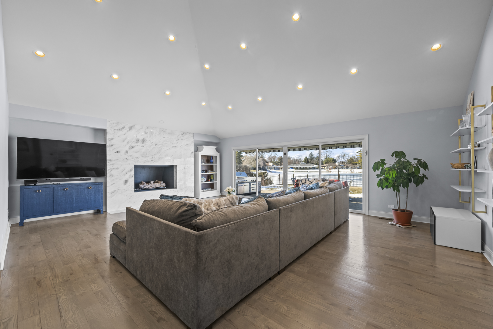 1990 Berry Lane, Des Plaines, IL 60018