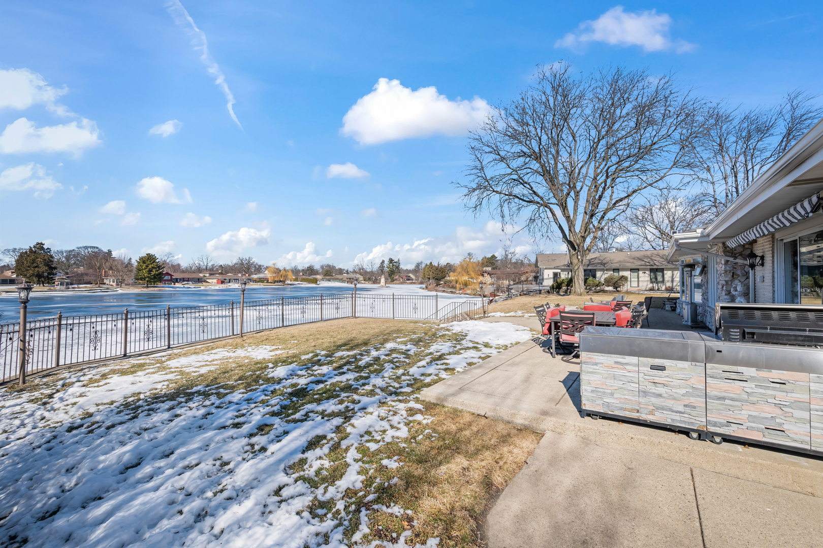 1990 Berry Lane, Des Plaines, IL 60018