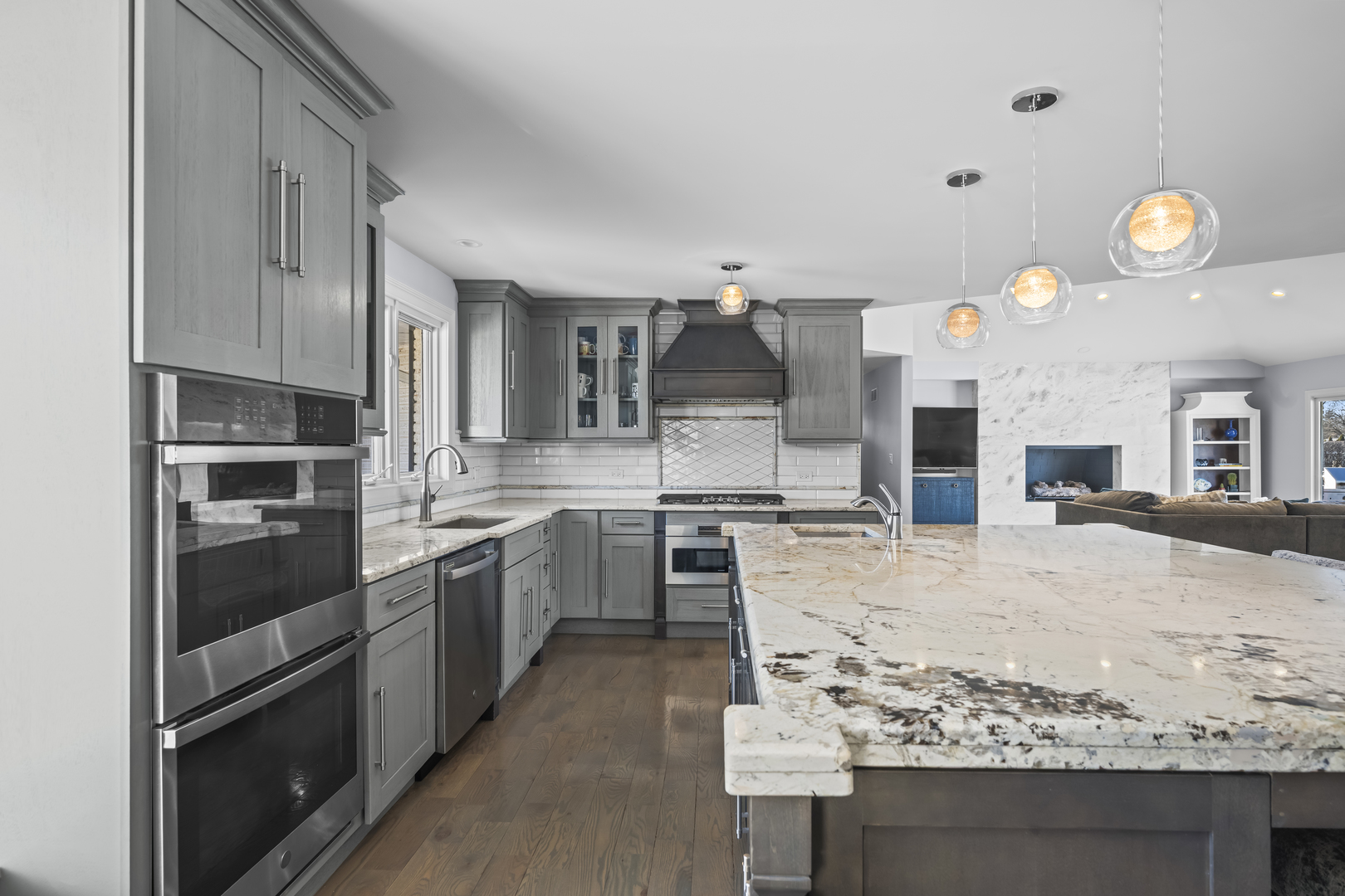 1990 Berry Lane, Des Plaines, IL 60018