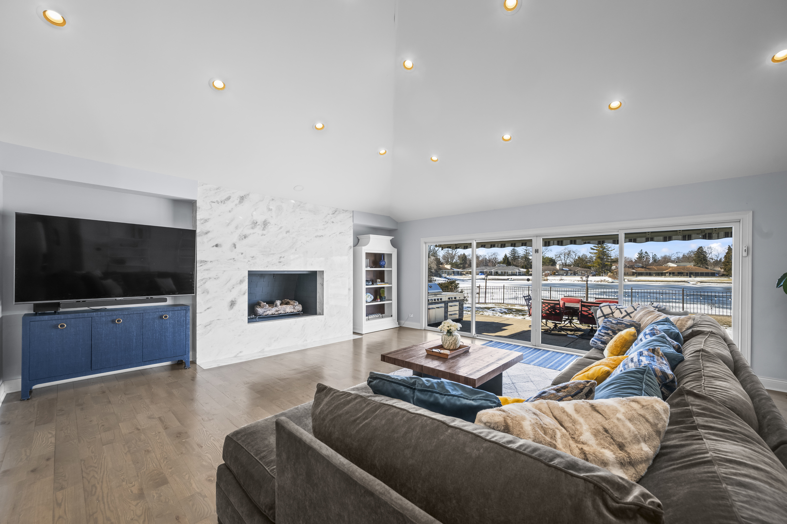 1990 Berry Lane, Des Plaines, IL 60018