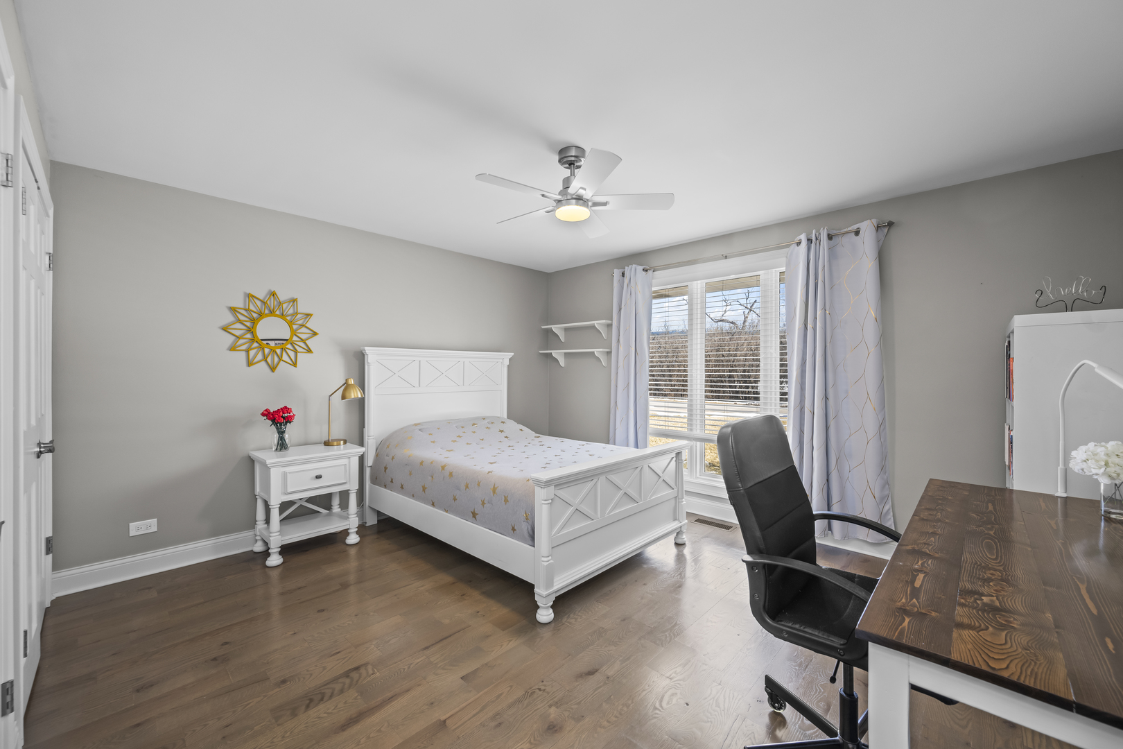 1990 Berry Lane, Des Plaines, IL 60018