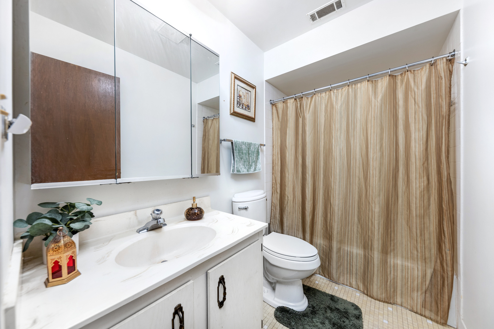 7525 Nantucket Drive #210, Darien, IL 60561