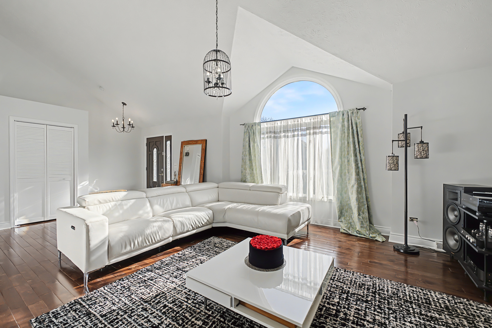 24914 W Illini Drive, Plainfield, IL 60544